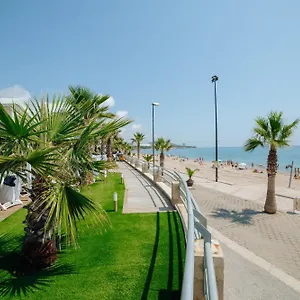 Alannia Costa Dorada ** Platja de l’Almadrava (Playa de la Almadraba)