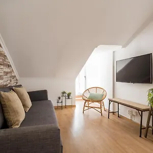 rato-cozy-3br-w-balcony-by-lu-holidays.hotels-lisbon-portugal.com/